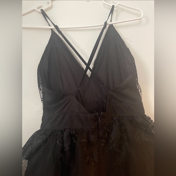 Cross back mini dress - Picture 2 of 3